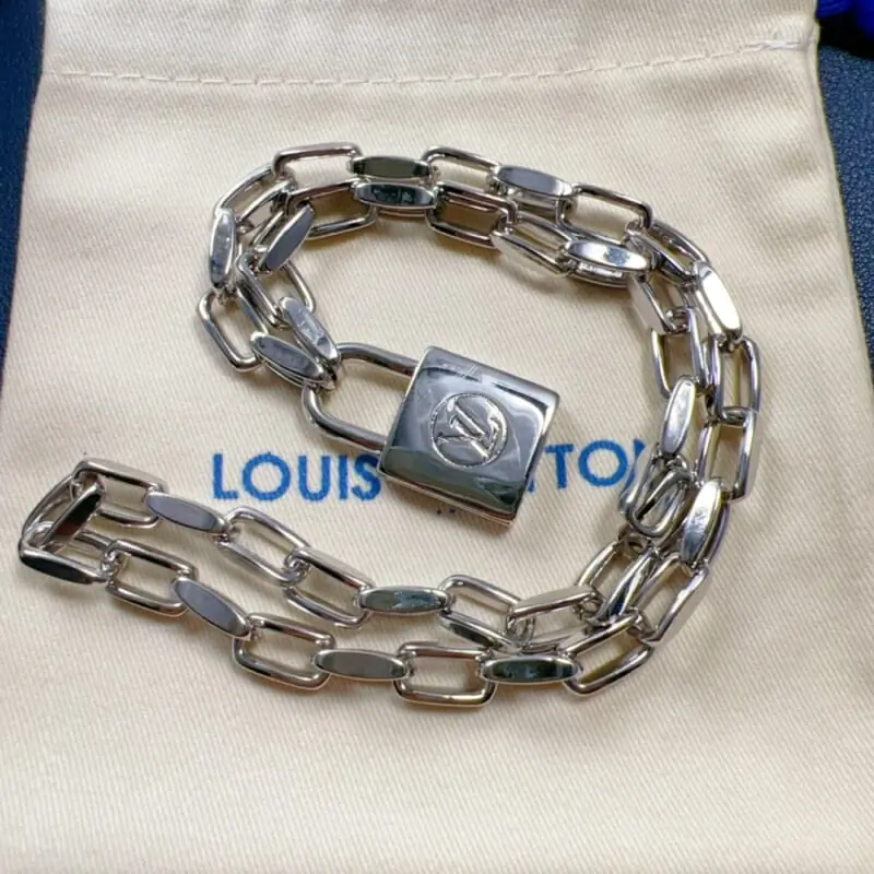 louis vuitton collier s_121a7341